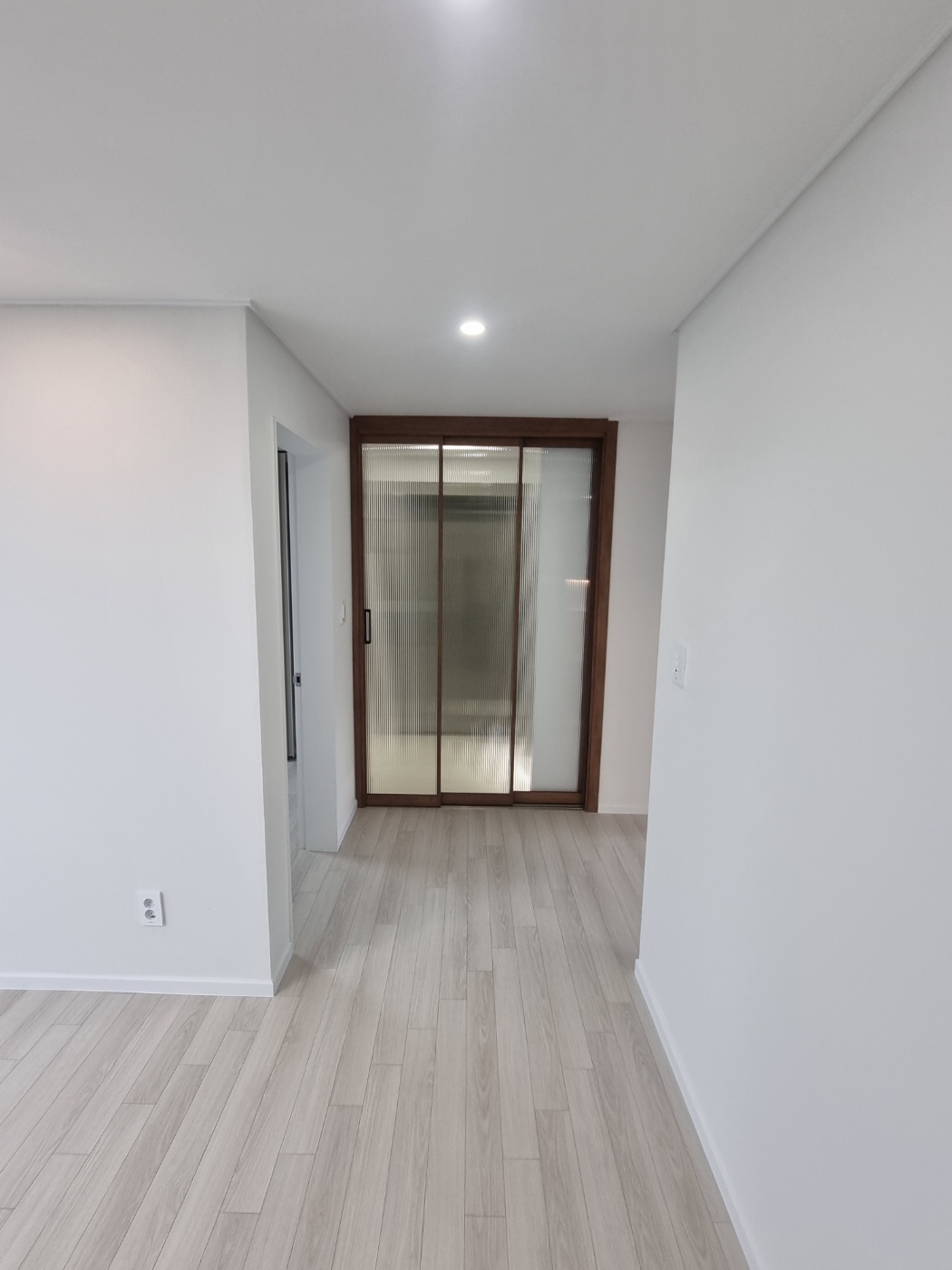 1948697120_Evz1cU97_ad147a270d65b91fe883b3ac85e3400cdc84b4f5.jpg 이미지크게보기