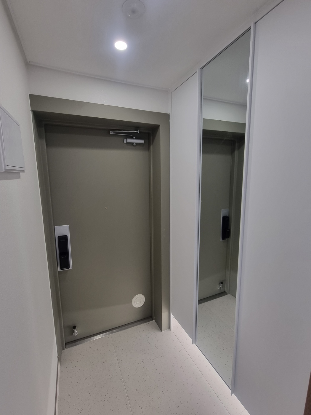 1948697120_Ofog7ZVL_dc2fd63906e57b4f7d2b90361d679ec84c9e6403.jpg 이미지크게보기