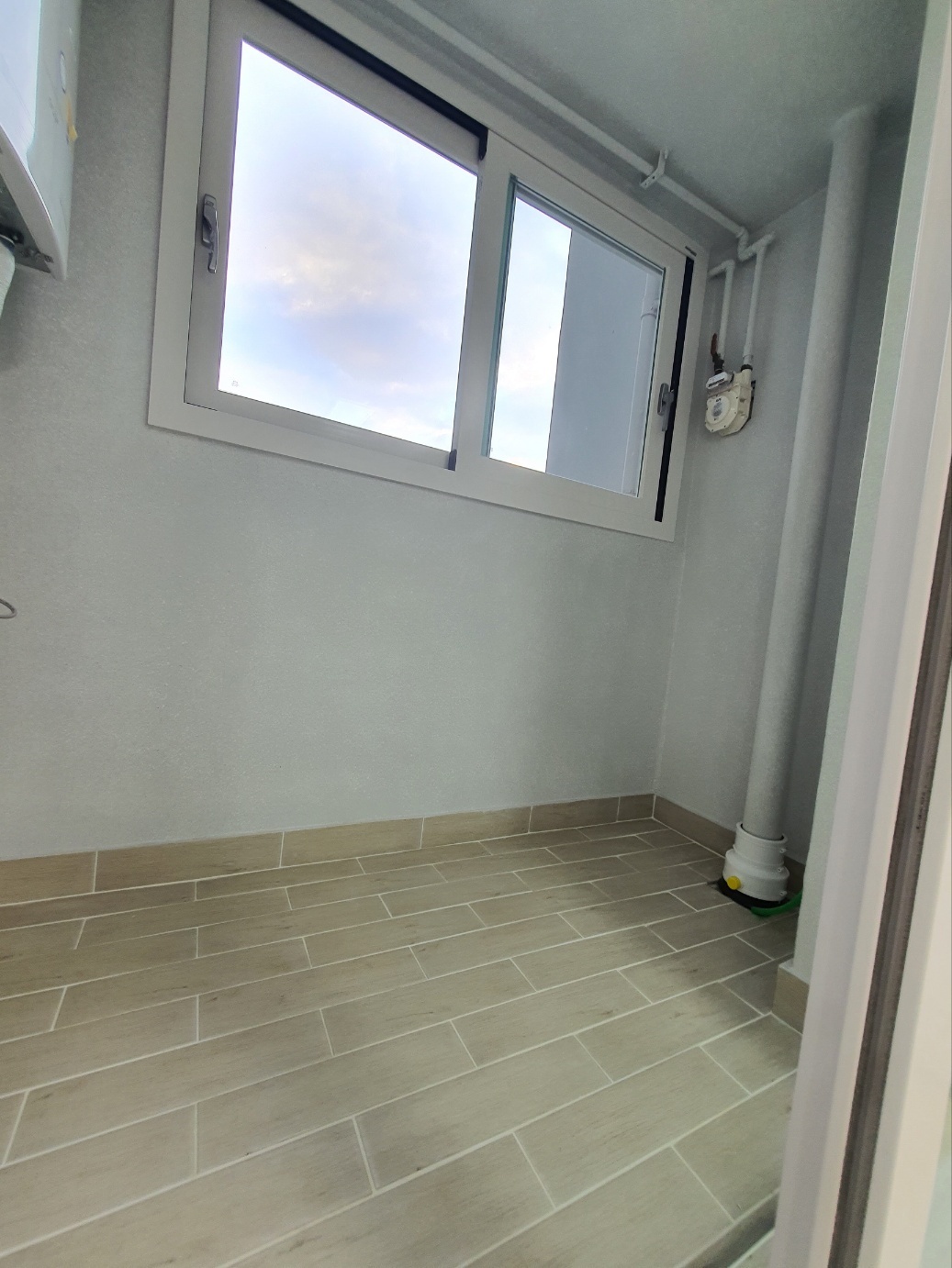 1948697120_RAGV7rv4_df629b95f43de75406f9cdc0247b1b5cc9e1ac4d.jpg 이미지크게보기