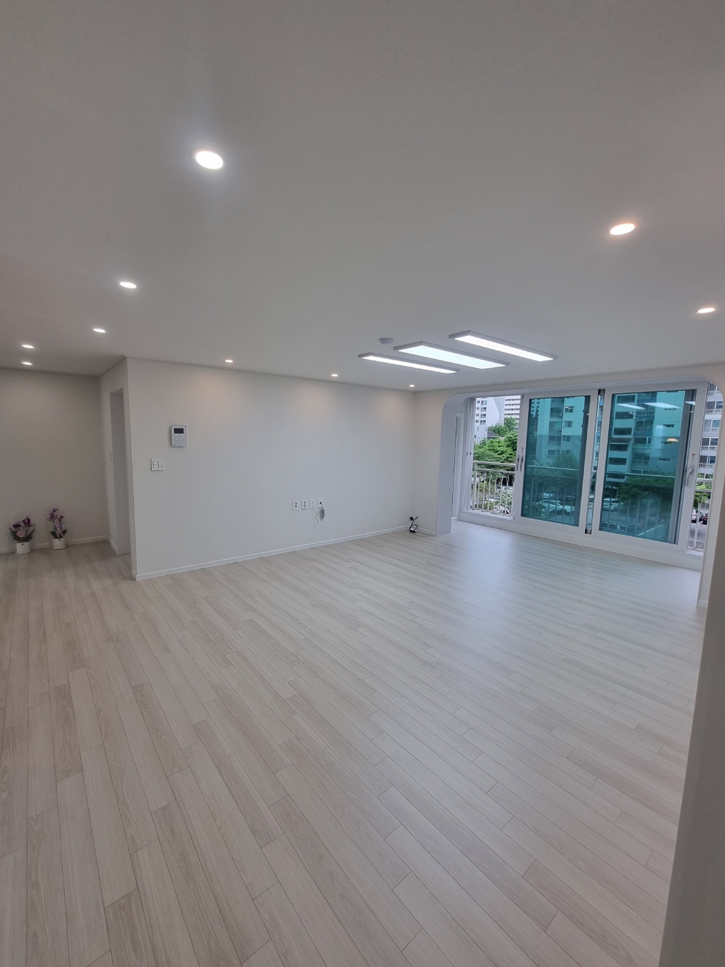 1948697120_nbID6JE5_64286c58a6bbd95be8b70da4ae50f379c93a8928.jpg 이미지크게보기