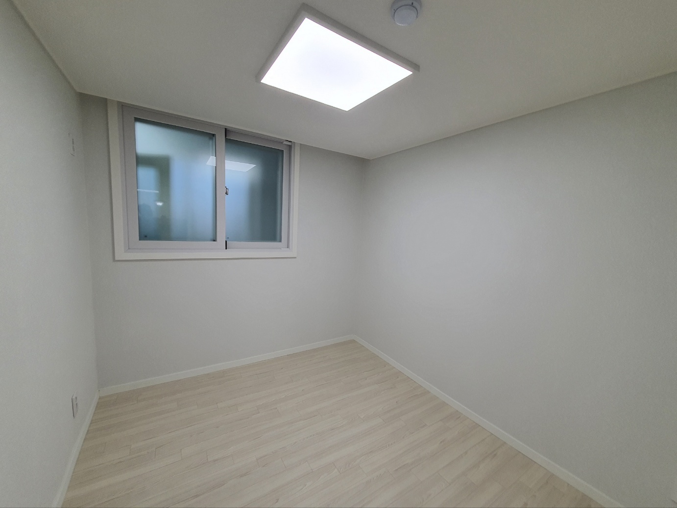 1948697120_zS1uM0op_7780f1bb5091113547bd38e46c8d3e9bc20aaf55.jpg 이미지크게보기